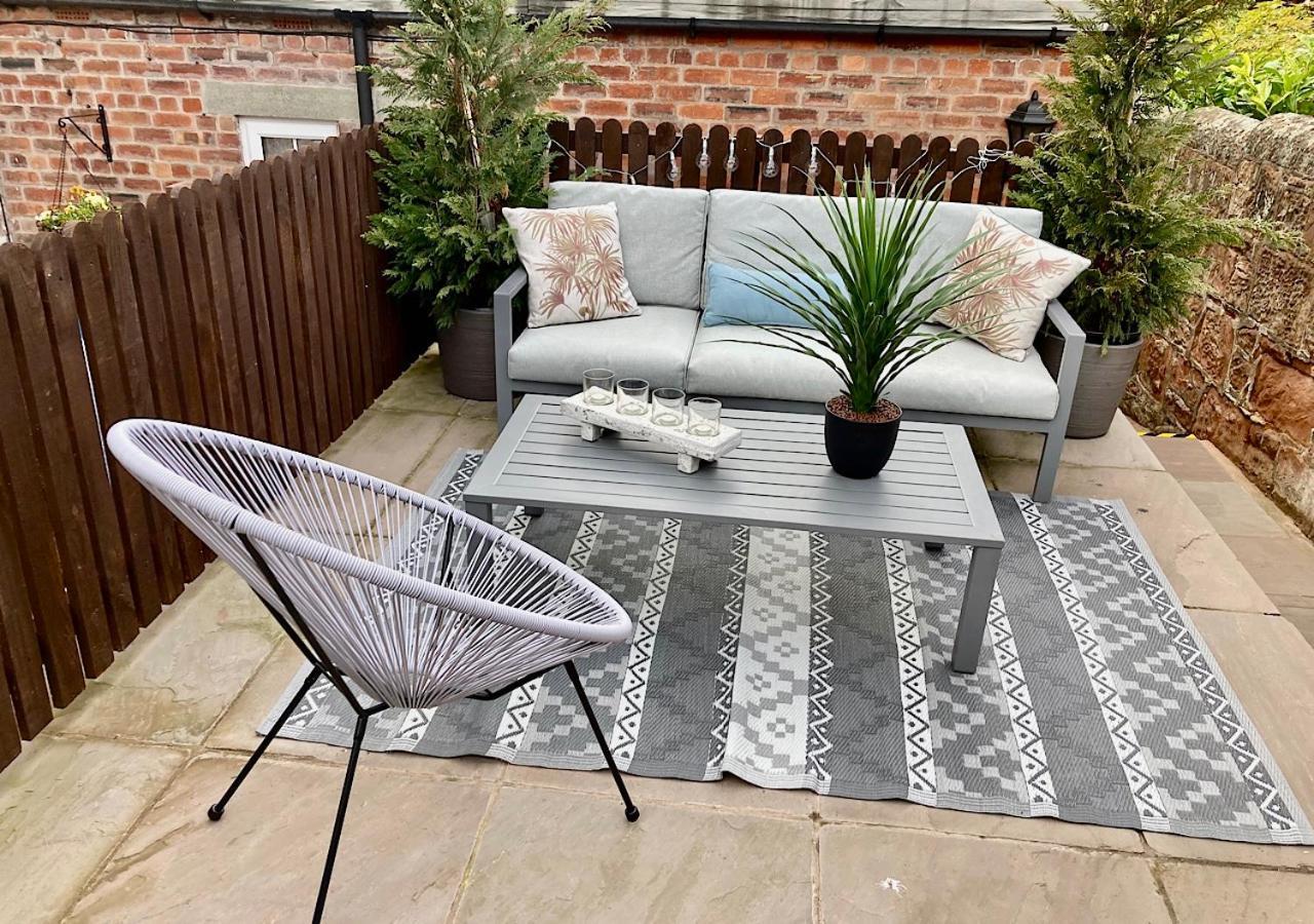 The Lodge Chester - Luxury Apartment For Two, With Free Parking! Hough Green Exterior photo