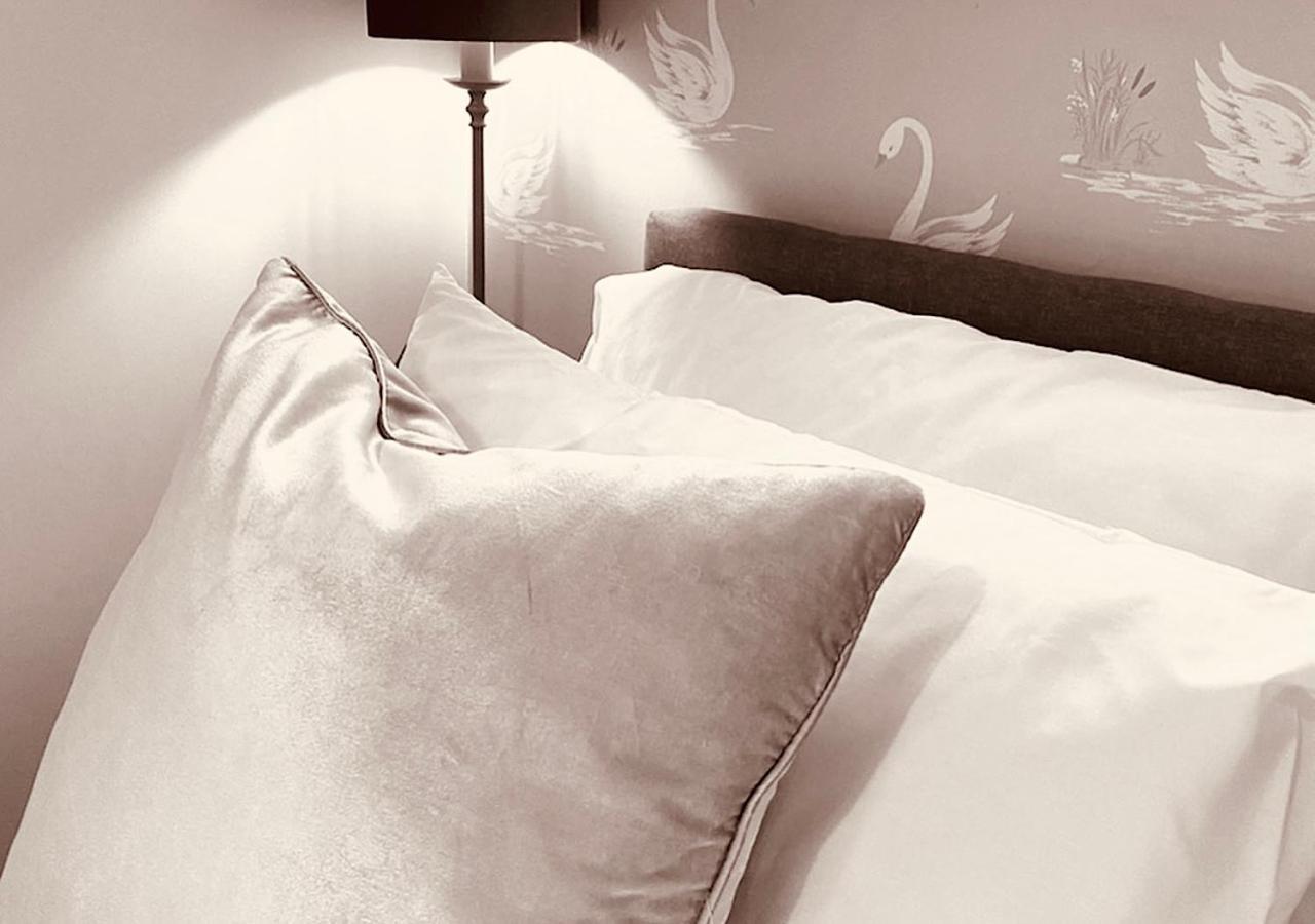 The Lodge Chester - Luxury Apartment For Two, With Free Parking! Hough Green Exterior photo