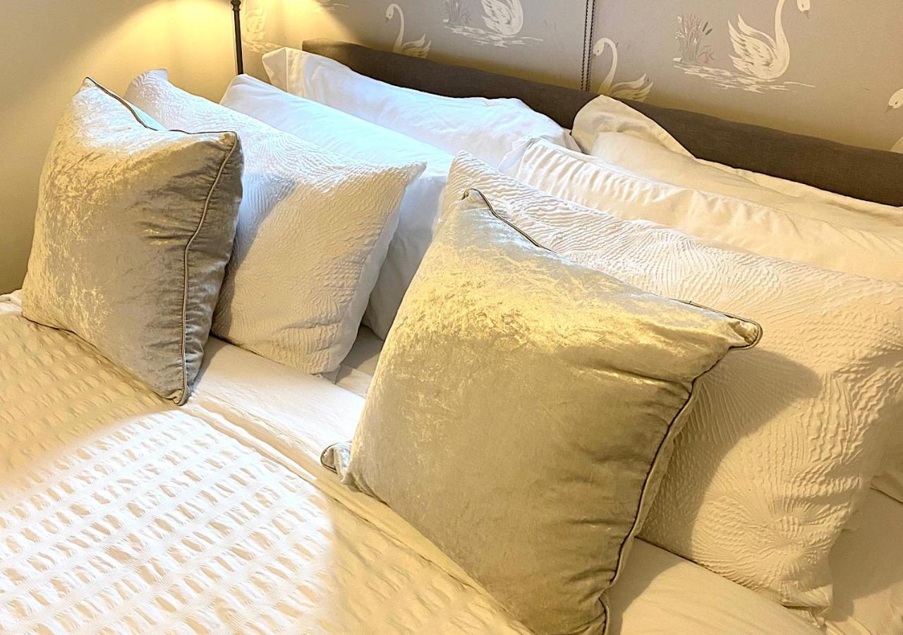 The Lodge Chester - Luxury Apartment For Two, With Free Parking! Hough Green Exterior photo